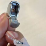 Socket for programmable hearing aid